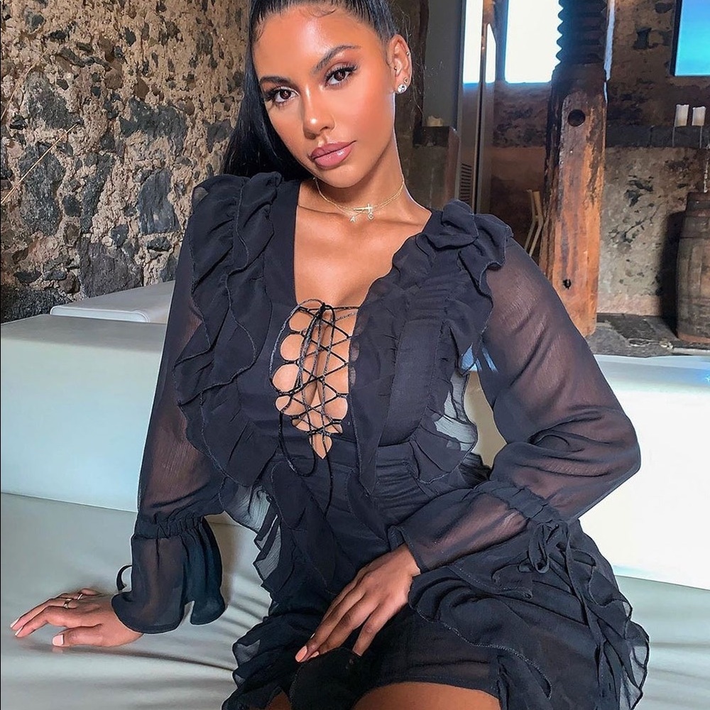 NWT-Long Sleeve Mini Dress Lace Up